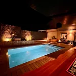 Σπίτι διακοπών Maison De Avec Piscine Et Jardin A *