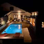 Maison De Avec Piscine Et Jardin A Σπίτι διακοπών *