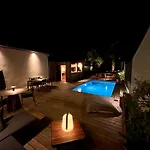 Σπίτι διακοπών Maison De Avec Piscine Et Jardin A *
