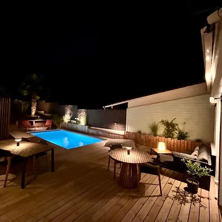 בית נופש Maison De Avec Piscine Et Jardin A *