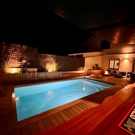 בית נופש Maison De Avec Piscine Et Jardin A *