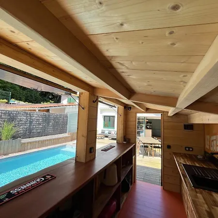 בית נופש Maison De Avec Piscine Et Jardin A באיון