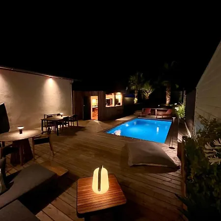בית נופש Maison De Avec Piscine Et Jardin A *